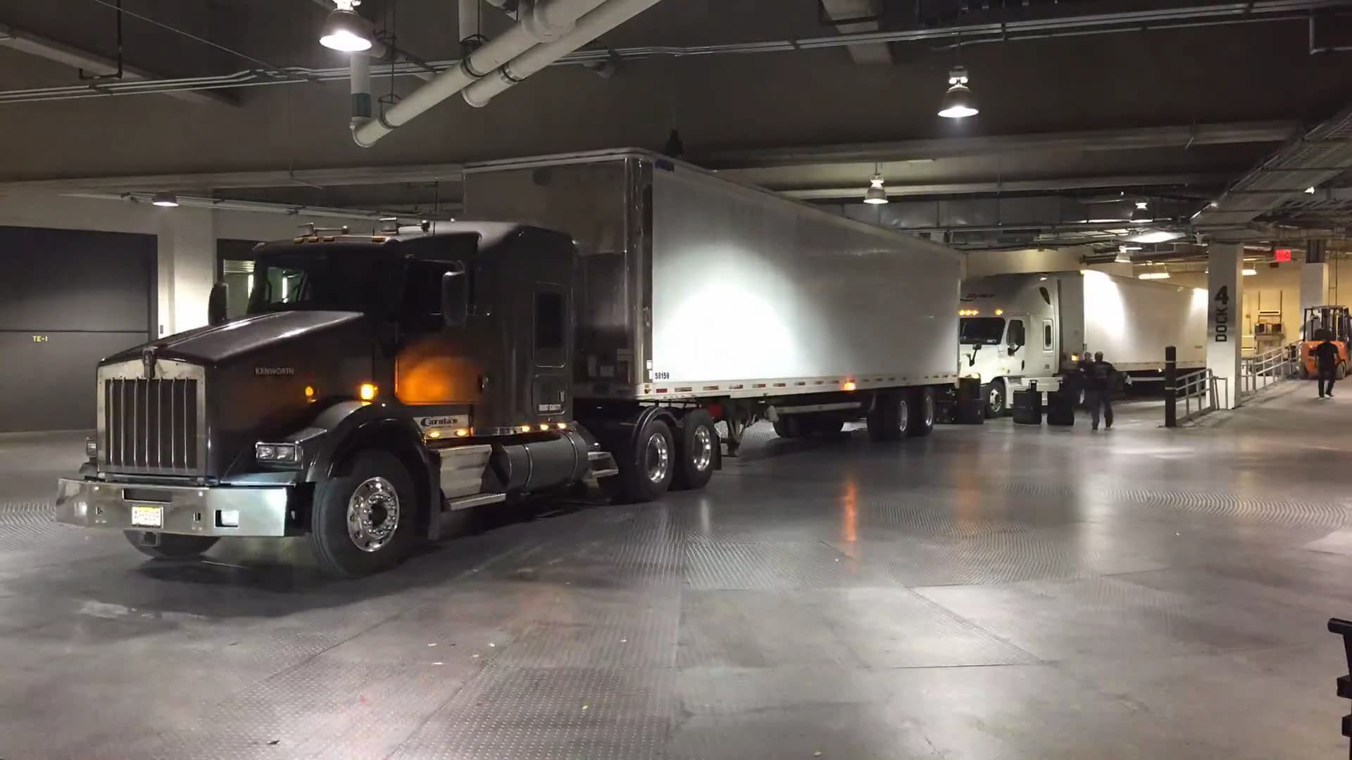 Weizhong Heavy Duty Motorized Truck Turntable Platform installed at an urban freight distribution center