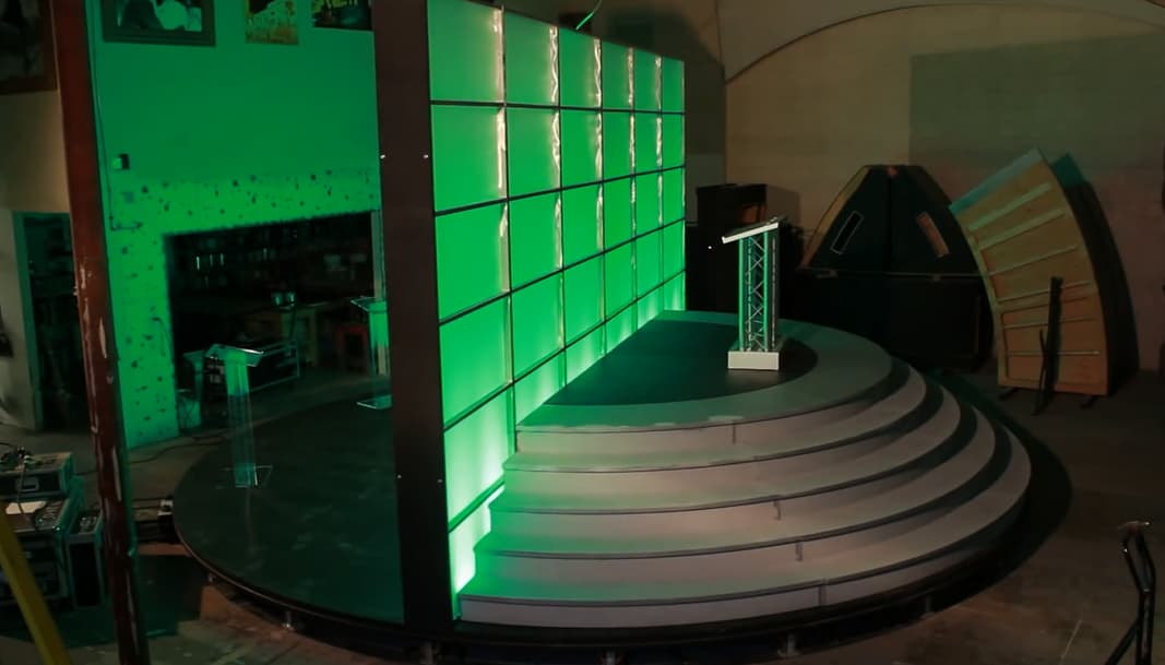 XR Virtual Production and Broadcast Revolving Platform